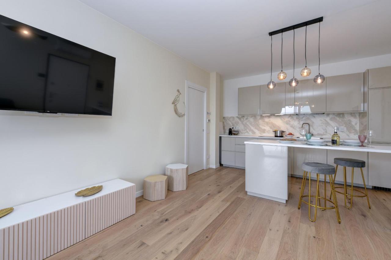 Opalia Residence - Garda Lake Lifestyle Apartment Пескиера дел Гарда Екстериор снимка