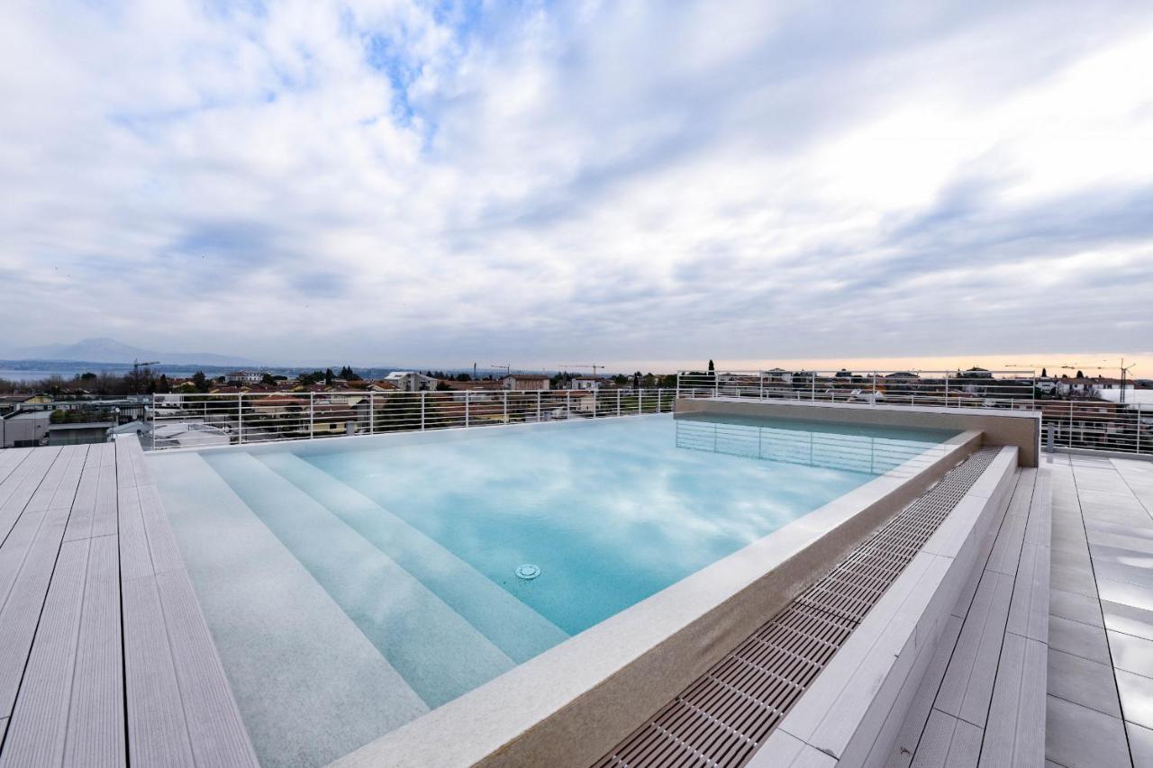 Opalia Residence - Garda Lake Lifestyle Apartment Пескиера дел Гарда Екстериор снимка