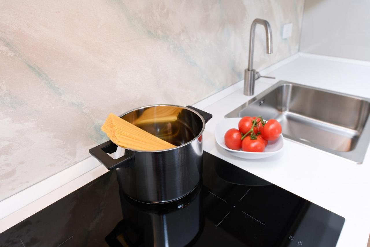 Opalia Residence - Garda Lake Lifestyle Apartment Пескиера дел Гарда Екстериор снимка