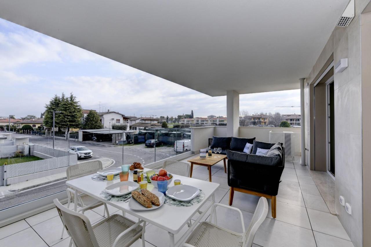 Opalia Residence - Garda Lake Lifestyle Apartment Пескиера дел Гарда Екстериор снимка