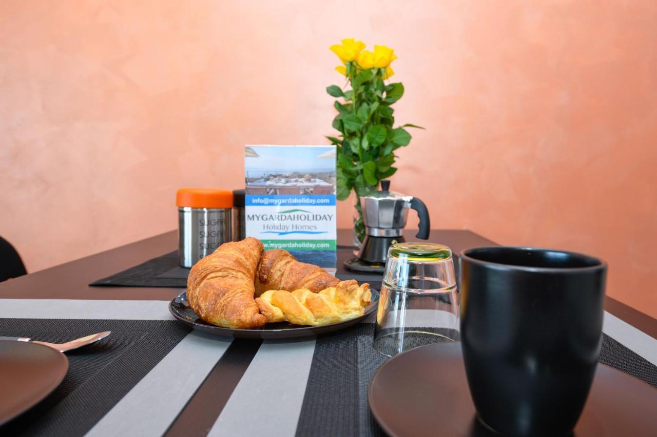 Opalia Residence - Garda Lake Lifestyle Apartment Пескиера дел Гарда Екстериор снимка